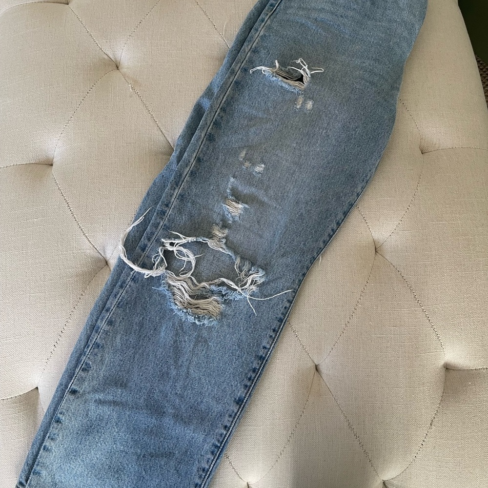 LEVI’s - 501 Ripped Jeans - Picture 5 of 6